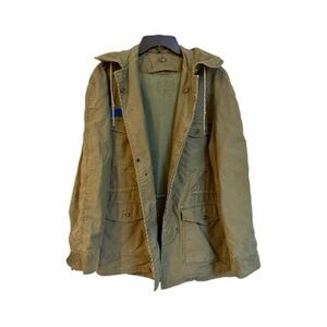 VINTAGE, U. S. AIR FORCE, OLIVE GREEN MILITARY FIELD JACKET WITH SNAP BUTTONS.
